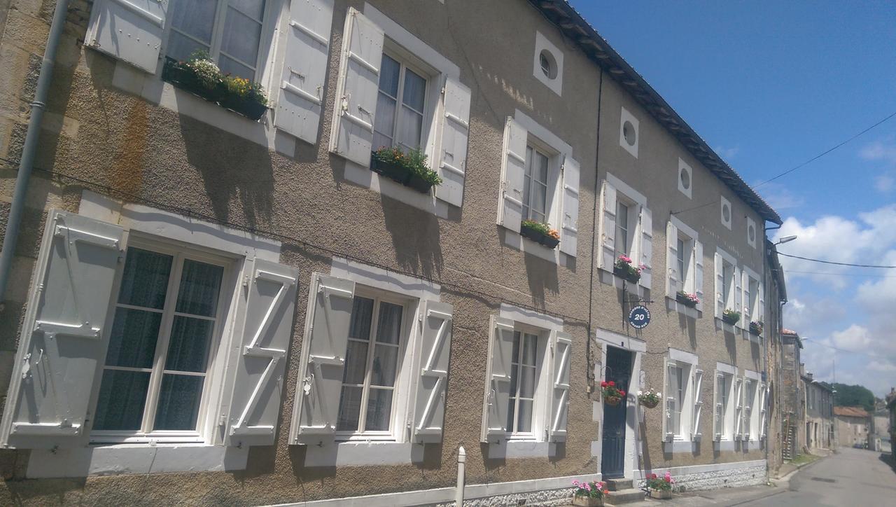 Vingt Grand Rue Bed & Breakfast Champagne-Mouton Exterior photo